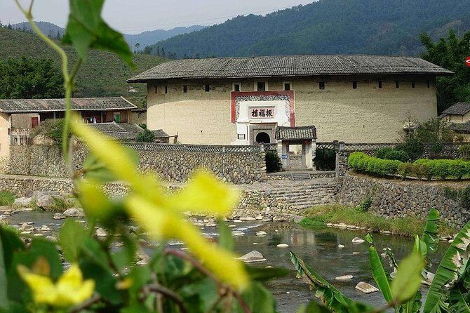 Private Transfer to Tianluokeng Tulou and HongKeng Hakka Tulou from Xiamen City - FAQ