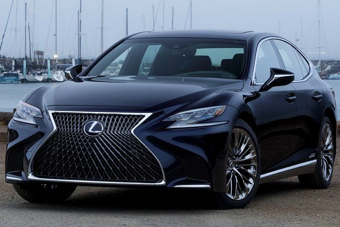 private-transfer-tokyo-to-haneda-airport-hnd-in-sedan-car