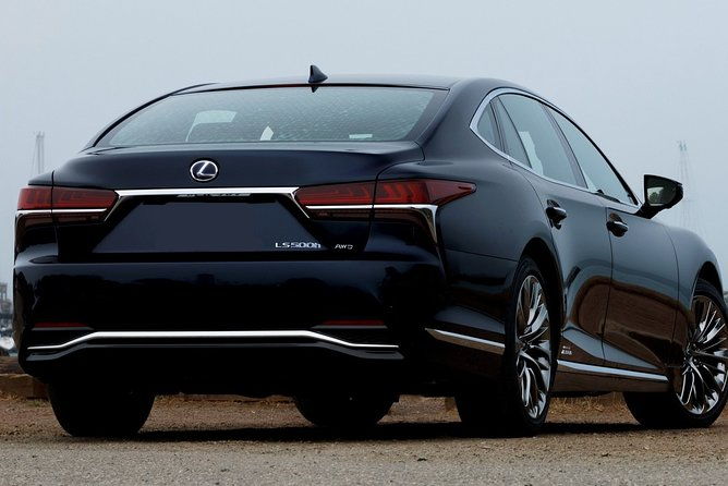 private-transfer-tokyo-to-haneda-airport-hnd-in-sedan-car