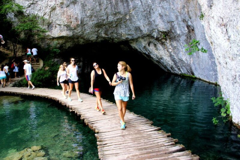 private-transfer-tour-from-zagreb-split-via-plitvice-lakes