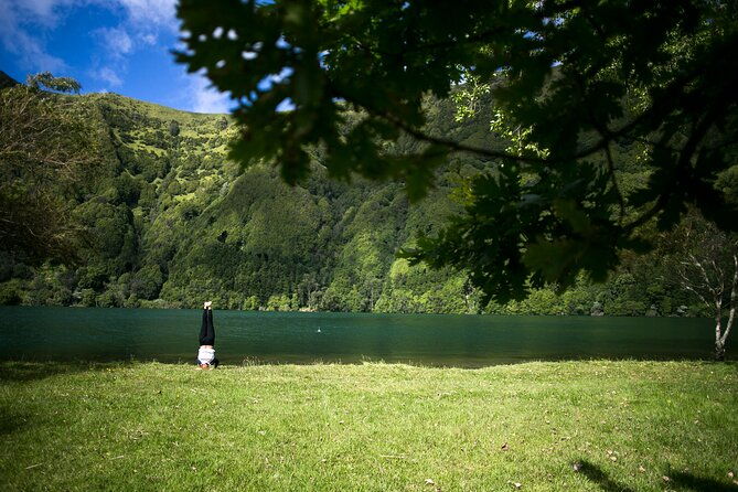 private-transfer-with-sightseeing-furnas-or-sete-cidades