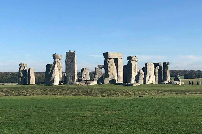 private-transfers-between-london-stonehenge