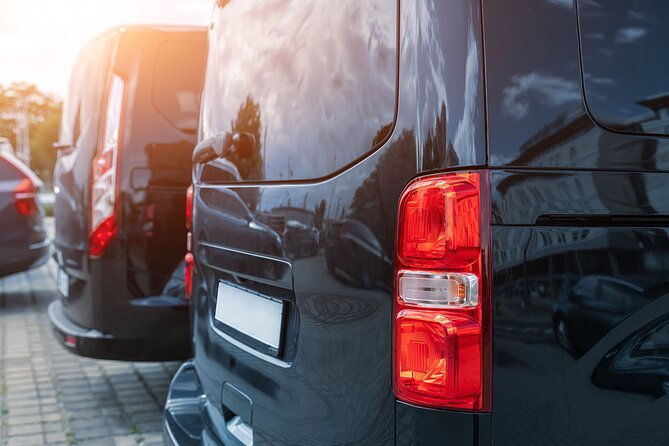 private-transfers-in-santorini-airport-port-and-hotels-2