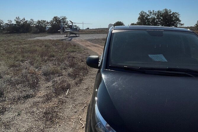 private-transfers-to-and-from-santorini-airport-port-to-oia