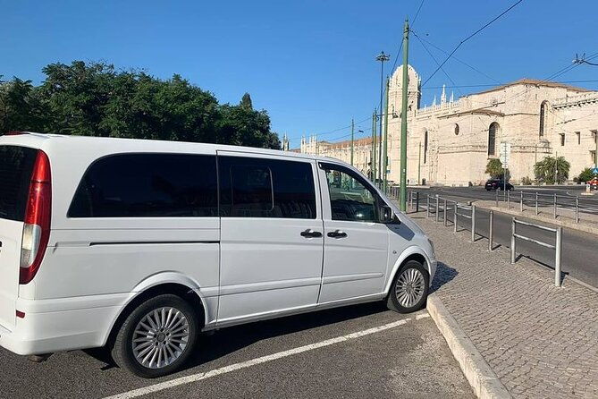 private-transport-from-the-airport-to-the-center-of-lisbon-2