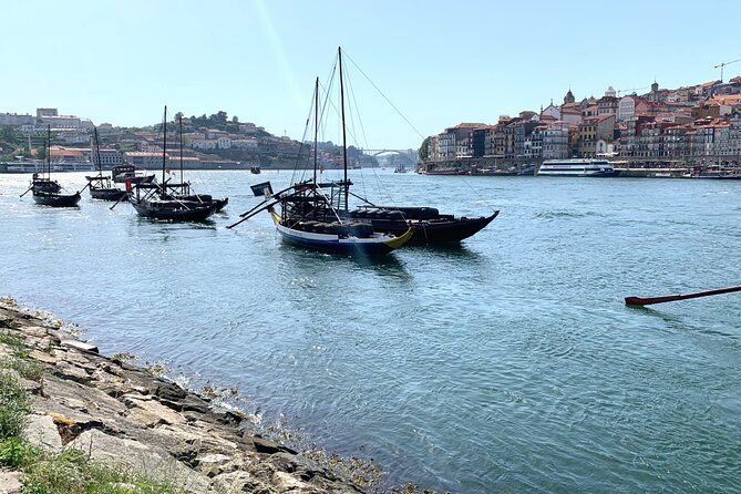 private-transport-lisbon-porto-2-stops-nazare-obidos-aveiro