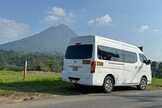 private-transportation-to-la-fortuna-from-guanacaste-airport