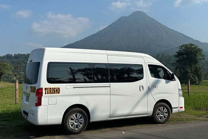 private-transportation-to-la-fortuna-from-guanacaste-airport
