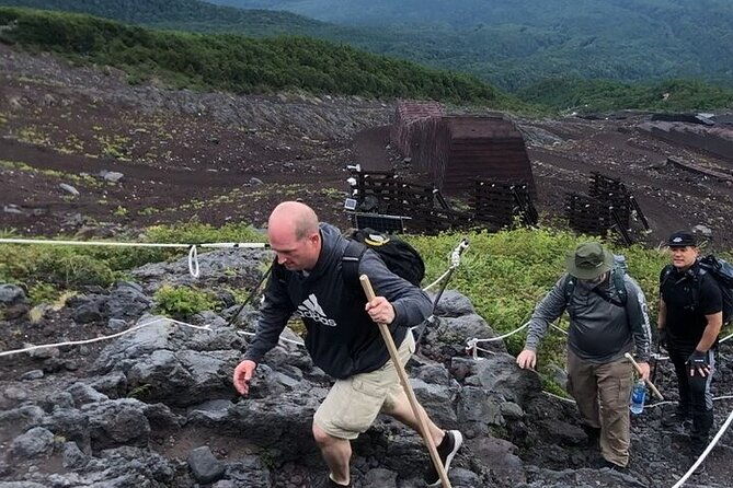 private-trekking-experience-up-to-7th-station-in-mt-fuji