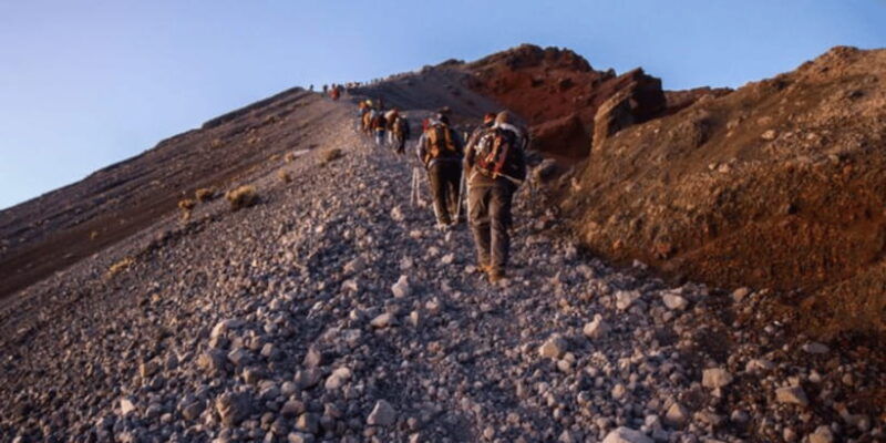 private-trekking-rinjani-mountain-3-days-2-nights