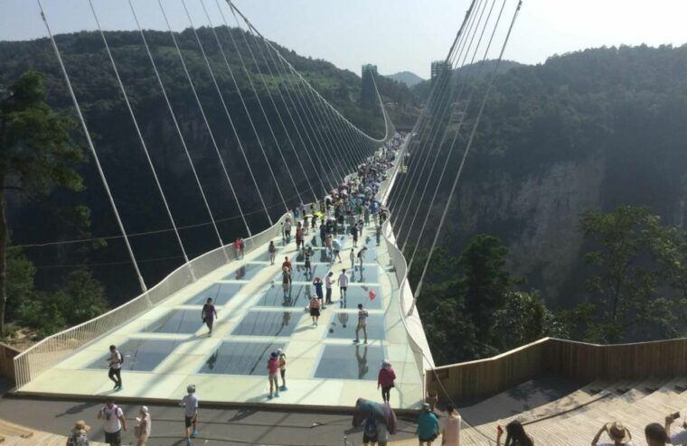 private-trip-of-tianmen-mountain-sky-walk-and-glass-bridge