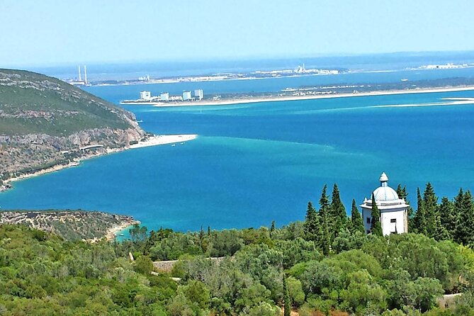 private-trip-to-arrabida-natural-park-palmela-castle-and-setubal