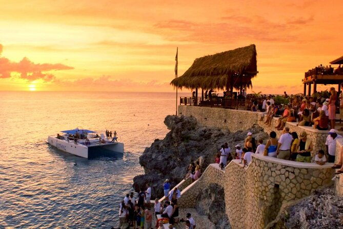 private-trip-to-blue-hole-mineral-springs-negril-ricks-cafe