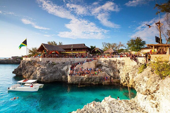 private-trip-to-blue-hole-mineral-springs-negril-ricks-cafe