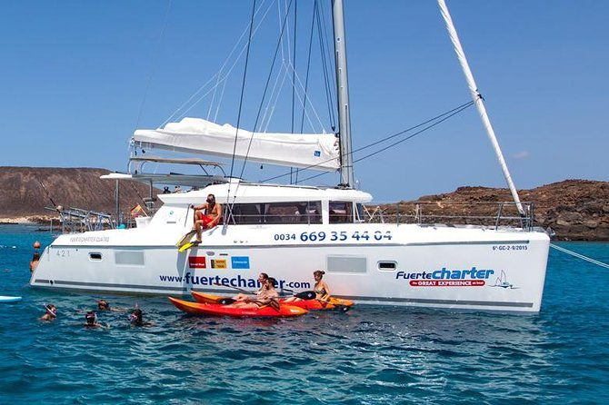 private-trips-to-lobos-island-in-catamaran-lagoon-421