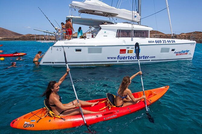 private-trips-to-lobos-island-in-catamaran-lagoon-421