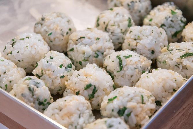 private-tsukiji-market-visit-and-cooking-class-in-junkos-home