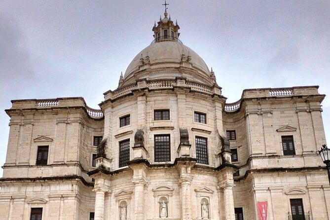 private-tuk-tuk-tour-1h30-to-lisbon