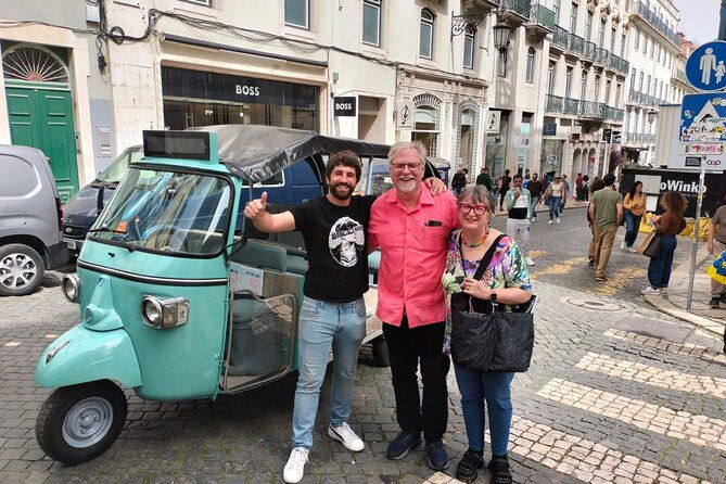 private-tuk-tuk-tour-1h30-to-lisbon