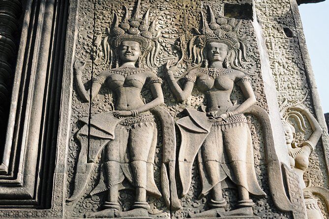 Private Tuk Tuk Tour Angkor Wat and Small Circle and Five Extras - Key Points