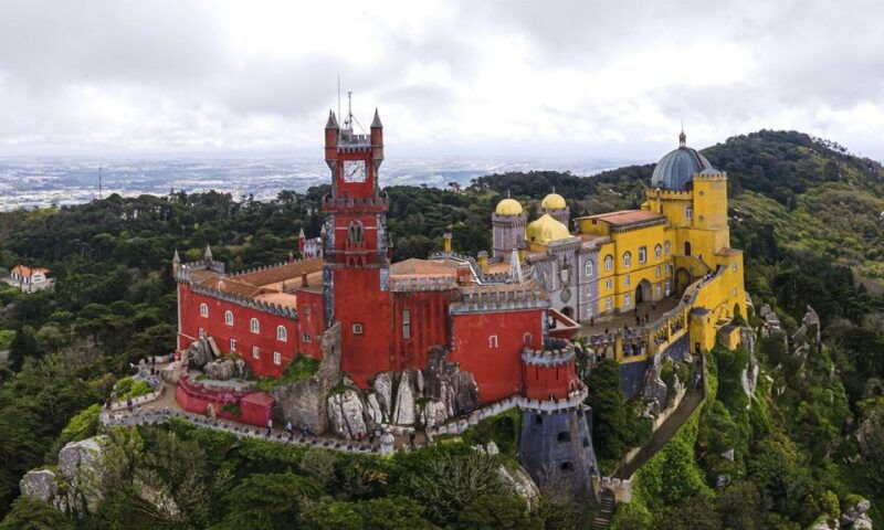 private-tuk-tuk-tour-around-sintra-and-beaches