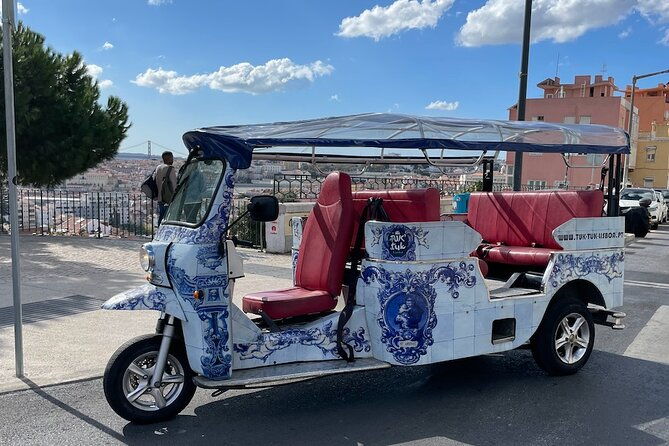 private-tuk-tuk-tour-in-lisbon-1h30