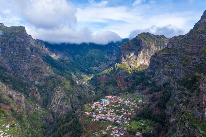 private-tuk-tuk-tour-in-nuns-valley