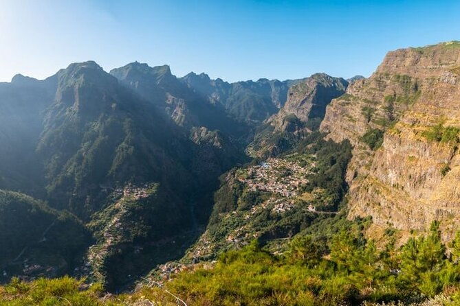 private-tuk-tuk-tour-in-nuns-valley