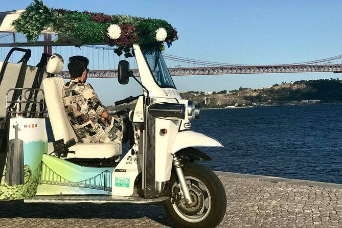 private-tuk-tuk-tour-in-old-city-lisbon-standard-1h30