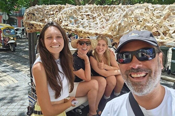 private-tuk-tuk-tour-in-old-city-lisbon-standard-1h30