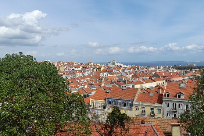 private-tuk-tuk-tour-through-the-historic-center-of-lisbon-3