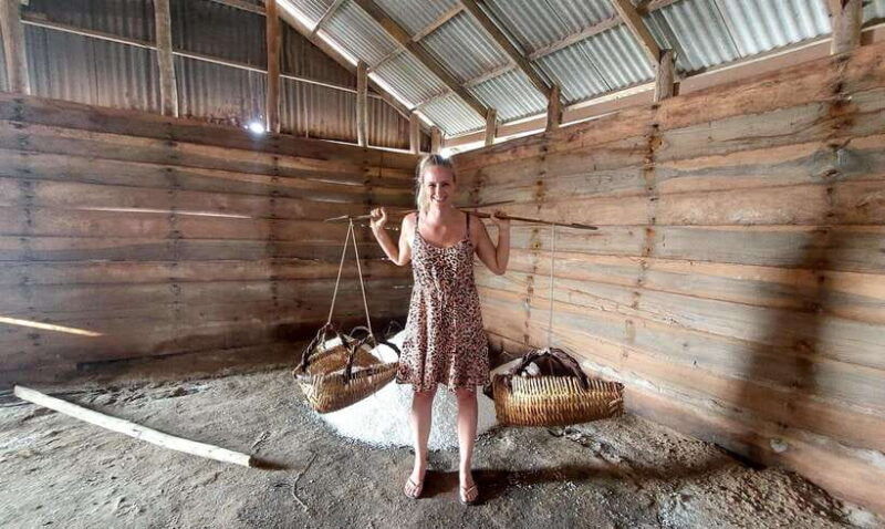 private-tuktuk-tour-pepper-farm-salt-field-secret-lake