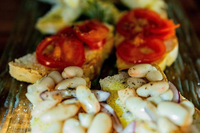 private-tuscan-meal-with-wine-and-evo-oil-tasting