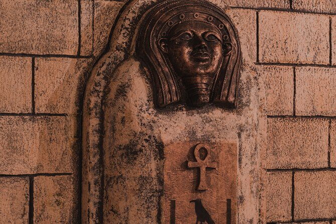 private-tutankhamuns-tomb-live-escape-room-in-berlin