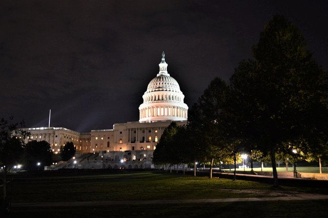 private-under-the-stars-night-time-tour-of-dc-up-to-5-guests