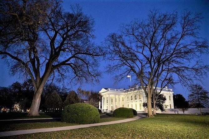 private-under-the-stars-night-time-tour-of-dc-up-to-5-guests