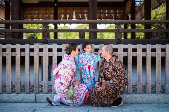 private-vacation-photography-session-with-local-photographer-in-kyoto