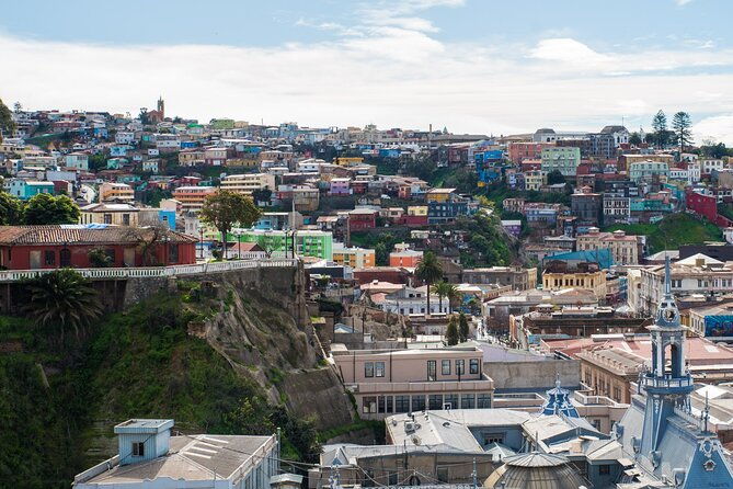 private-valparaiso-and-vina-del-mar-boat-ride-sparkling-wine