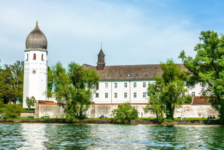 private-van-tour-to-the-royal-palace-of-herrenchiemsee