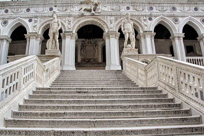 private-venice-city-tour-and-gondola-ride