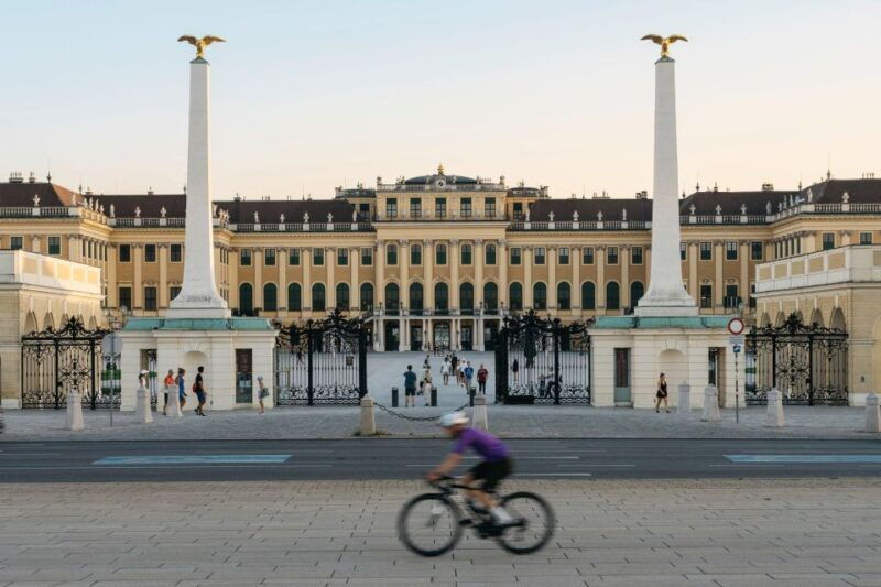 private-vienna-city-tour-incl-schonbrunn-palace-by-minivan