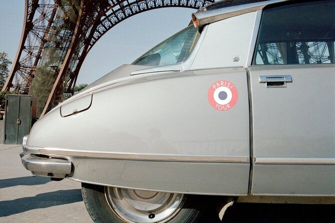 private-vintage-car-tour-of-paris-in-a-citroen-ds-2h