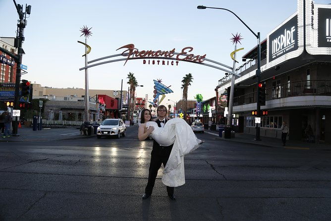 private-vintage-vegas-walking-photo-tour