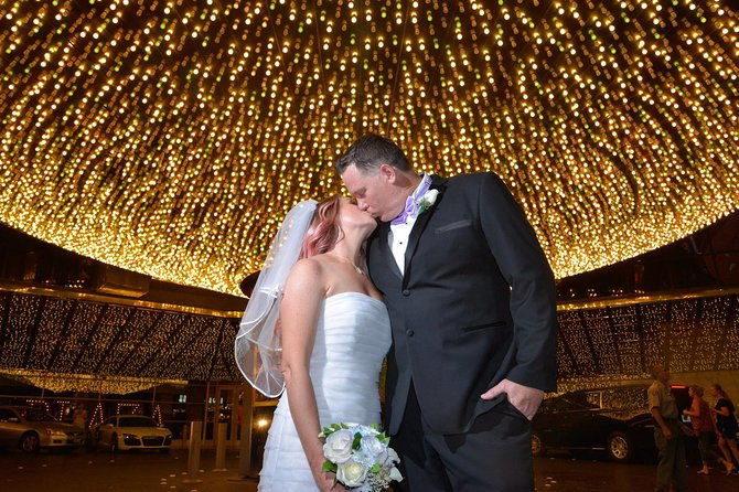 private-vintage-vegas-walking-photo-tour