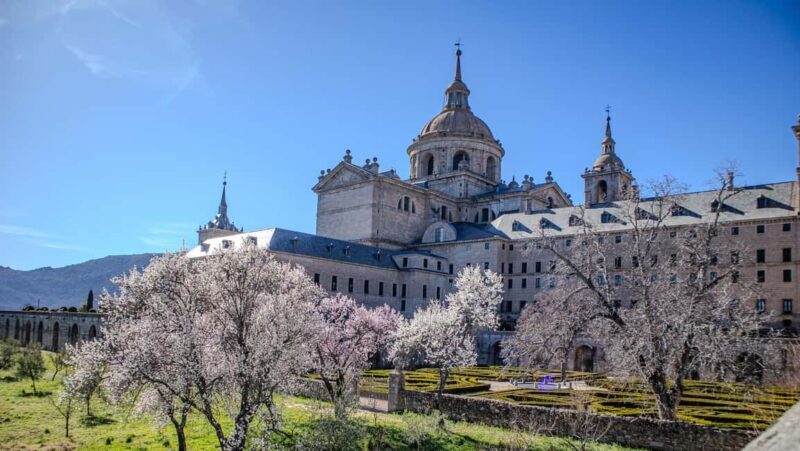 PRIVATE VIP tour: El ESCORIAL Monastery & Palace & Library - Exploring El Escorial: A detailed journey