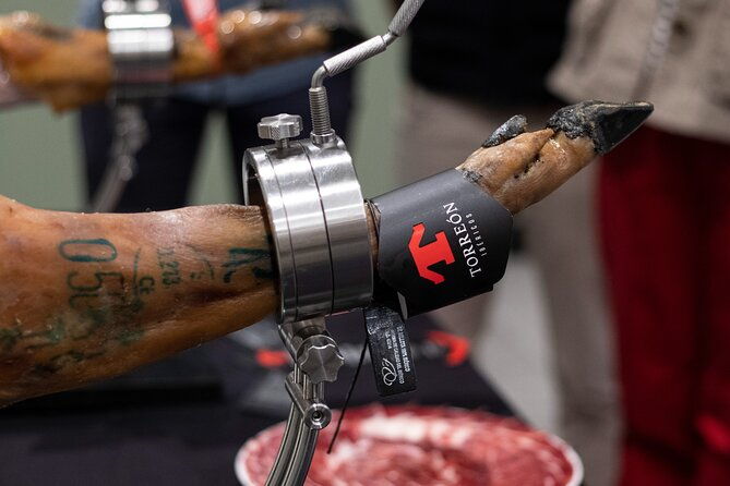 private-visit-to-a-ham-factory-with-show-cooking-in-salamanca