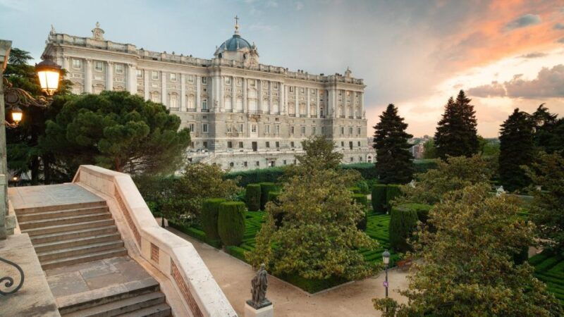 private-visit-to-the-royal-palace-and-walking-tour-of-madrid