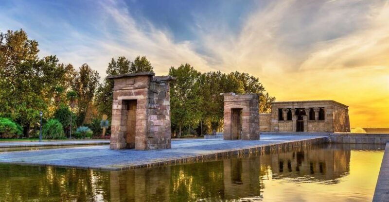 private-visit-to-the-royal-palace-and-walking-tour-of-madrid