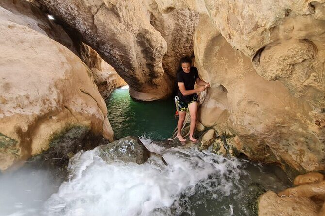 Private Wadi Shab - Bimmah Sinkhole - White Sand Beach - Full Day Tour - Who Will Love This Tour?