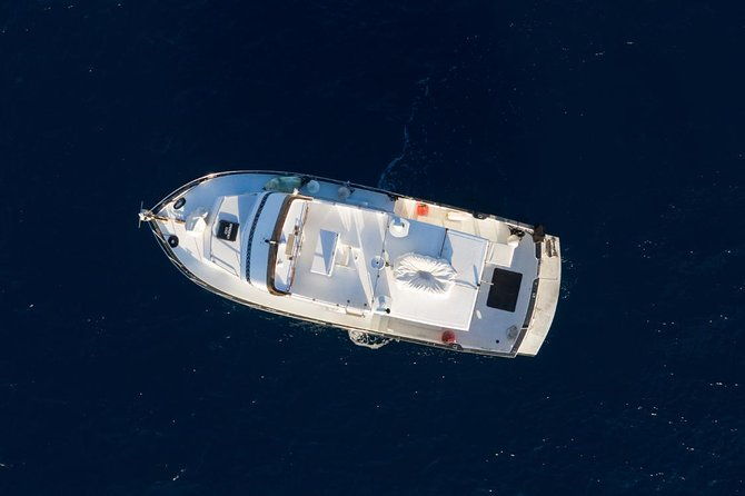 private-waikiki-thrill-boat-tour-up-to-6-passengers